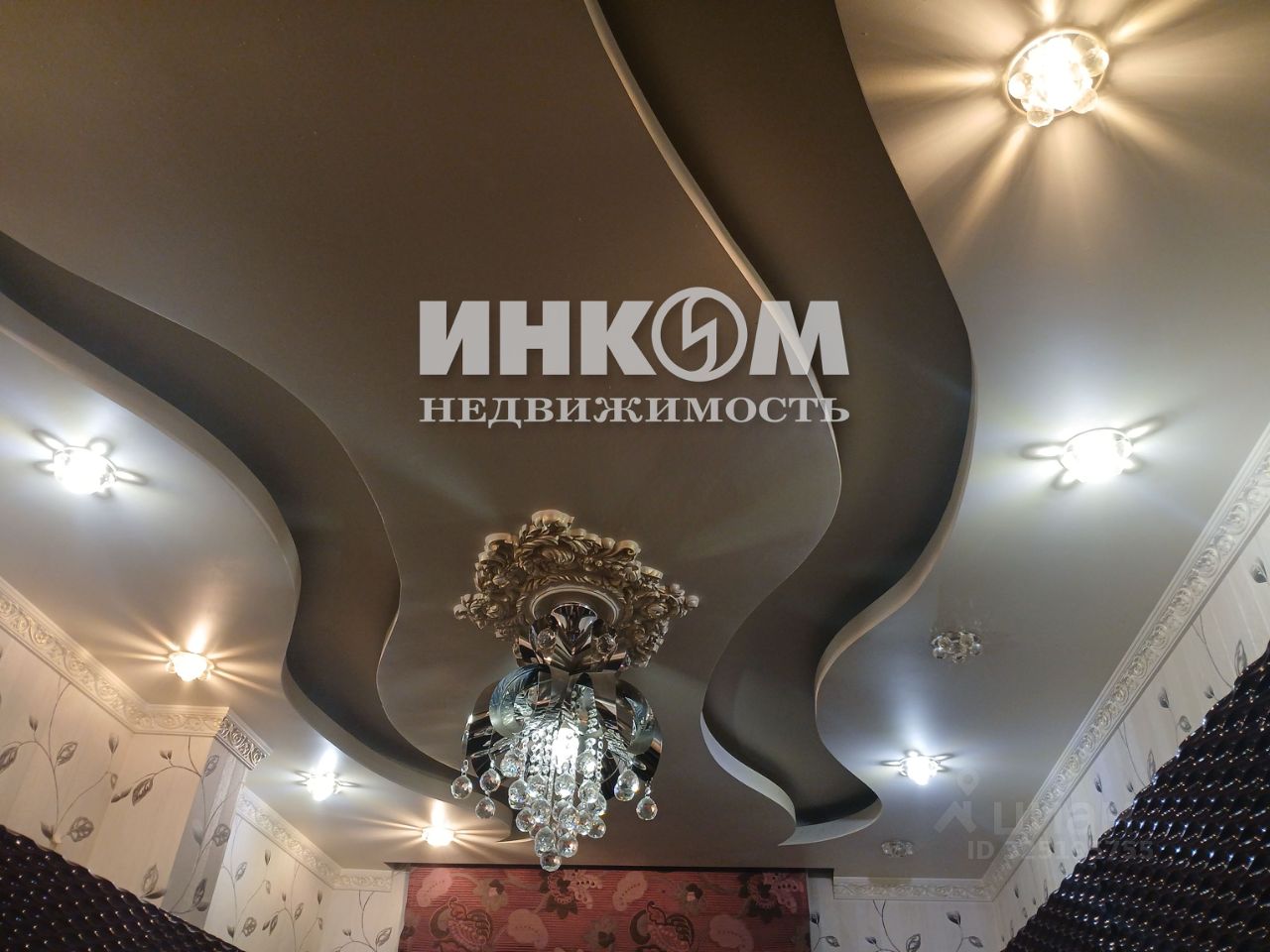 Продажа 4-комн квартиры на вторичном рынке улица Адмирала Лазарева, 63к1