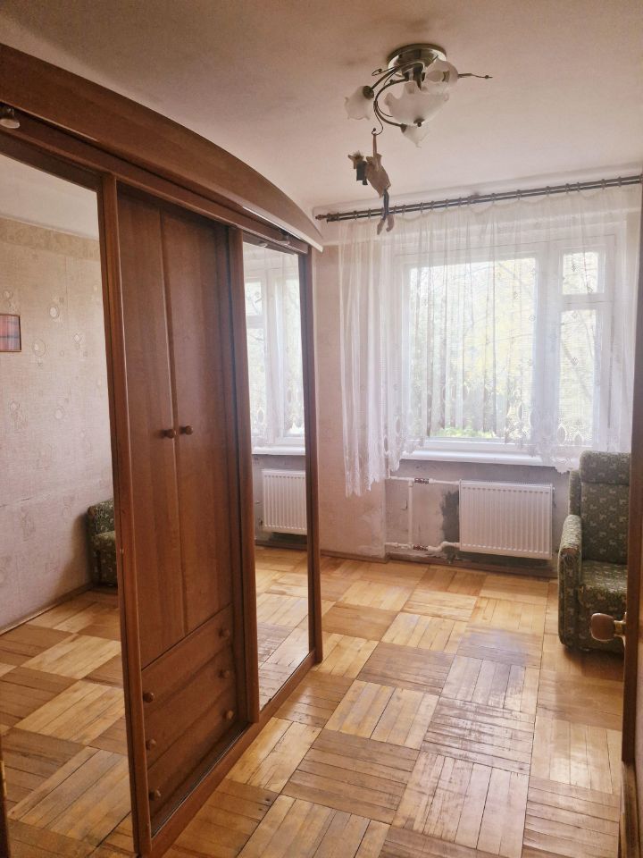 Продажа 4-комн квартиры на вторичном рынке улица Маршала Новикова, 11