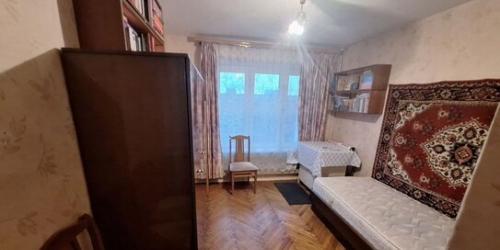 2-комн квартира ул Молостовых,  д. 15,  к. 5 стр 1