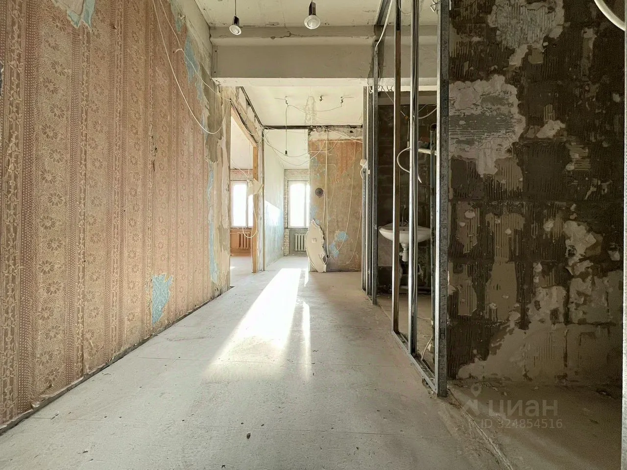 Продажа 2-комн квартиры на вторичном рынке Лиговский проспект, 100-104