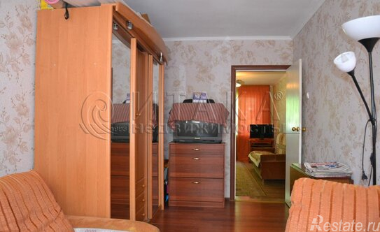 Продажа 2-комн квартиры на вторичном рынке Луга г, Кингисеппа ул,  д. 4