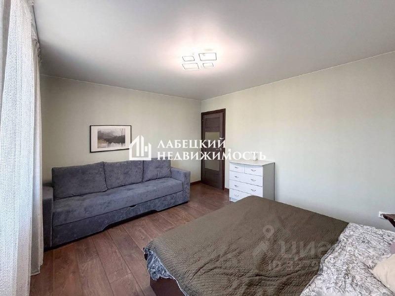 Продажа 2-комн квартиры на вторичном рынке Мурино, улица Шувалова, 22к3