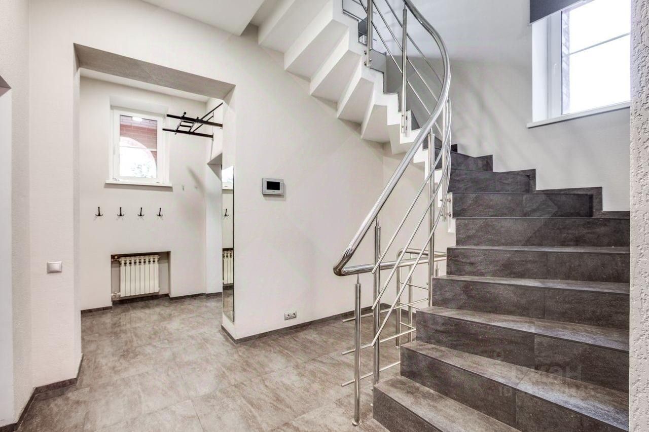 Продажа 6-комн квартиры на вторичном рынке Нежинская улица, 14К7