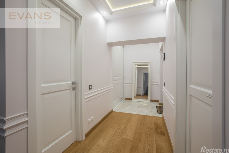 Продажа 3-комн квартиры на вторичном рынке Большой Патриарший пер., 8с1