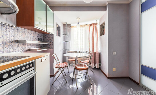 Продажа 3-комн квартиры на вторичном рынке проспект Авиаконструкторов,  д. 38 к1