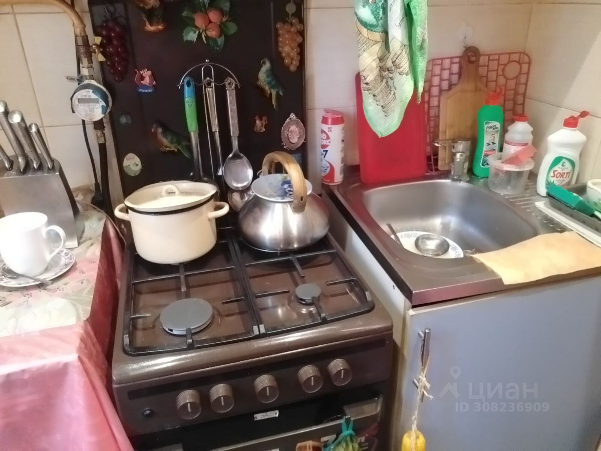 Продажа 2-комн квартиры на вторичном рынке пос. Курск, 2