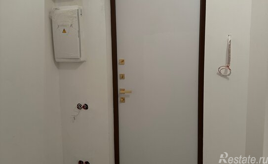 Продажа 1-комн квартиры на вторичном рынке Челюскина ул,  д. 10 с1