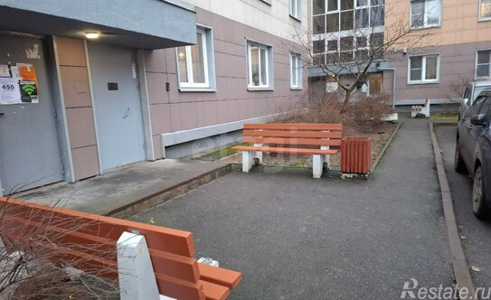 Продажа 3-комн квартиры на вторичном рынке Шушары п, Ростовская ул,  д. 6 к1