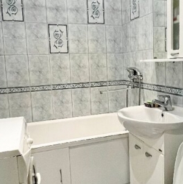 Продажа 2-комн квартиры на вторичном рынке Новогиреевская улица,  д. 46