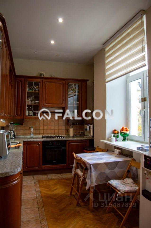 Продажа 4-комн квартиры на вторичном рынке улица Покровка, 41С2