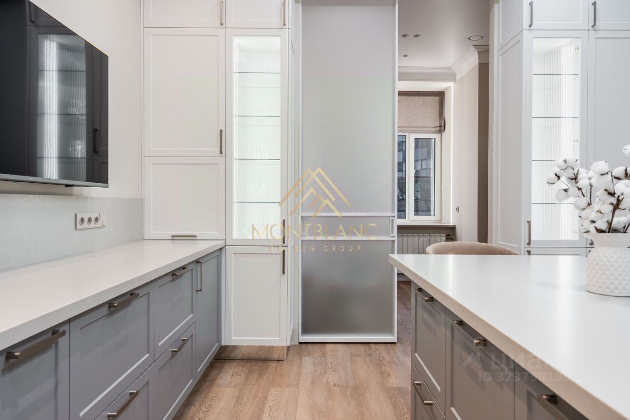 Продажа 3-комн квартиры на вторичном рынке Ропшинская улица, 24