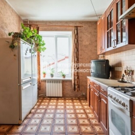 Продажа 3-комн квартиры на вторичном рынке Театральная площадь,  д. 12