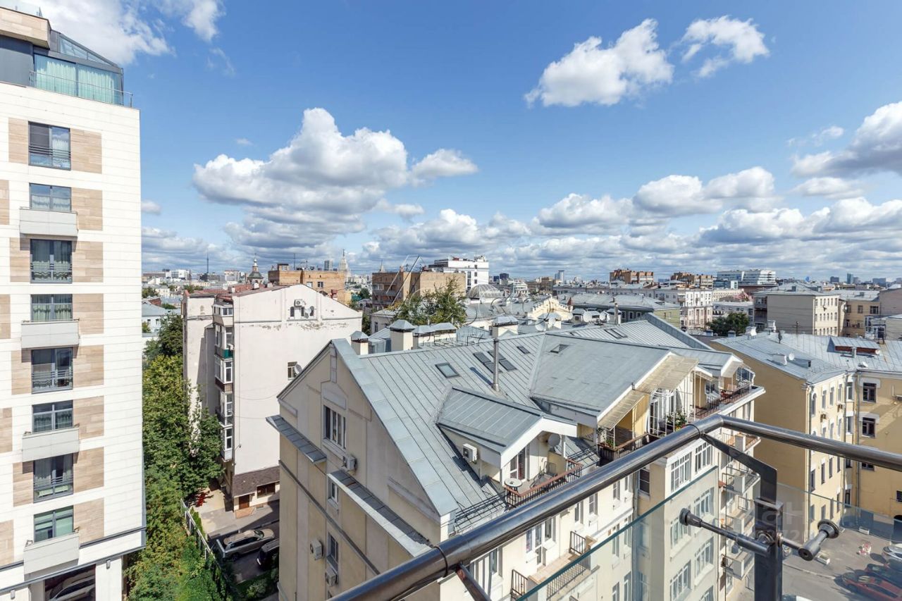 Продажа 6-комн квартиры на вторичном рынке Казарменный переулок, 3