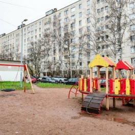 Продажа 2-комн квартиры на вторичном рынке Будапештская улица,  д. 101 к1