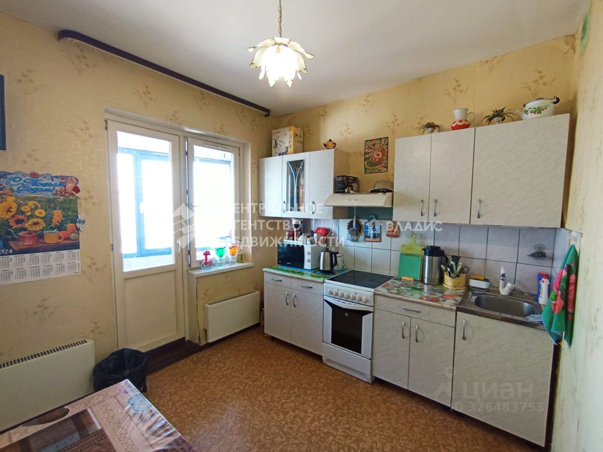 Продажа 3-комн квартиры на вторичном рынке улица Брусилова, 37к1