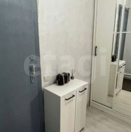 Продажа 1-комн квартиры на вторичном рынке улица Академика Челомея,  д. 10