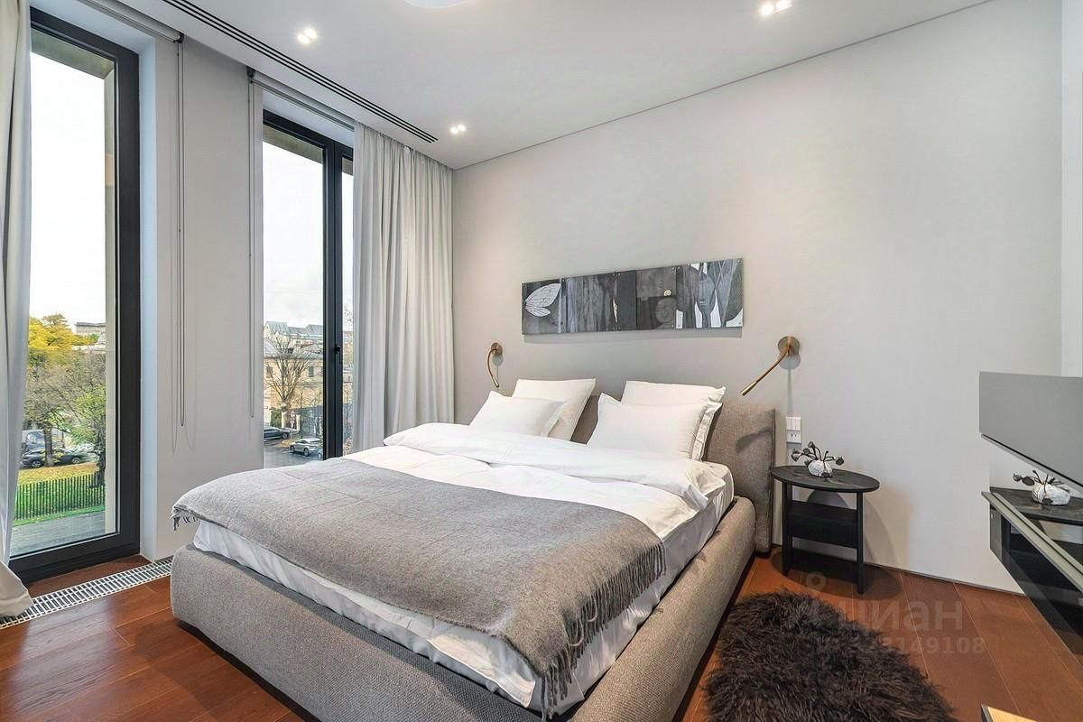 Аренда 3-комн квартиры на вторичном рынке Олсуфьевский переулок, 9к2