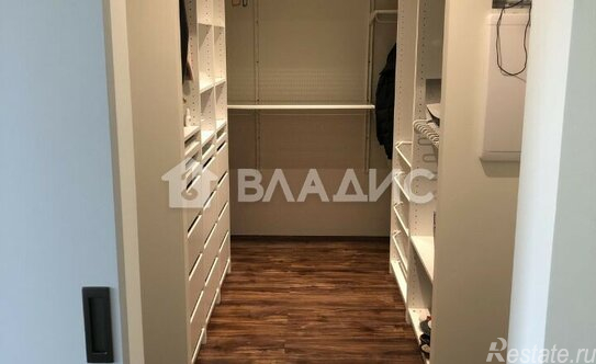 Продажа 2-комн квартиры на вторичном рынке Осенний бульвар,  д. 6