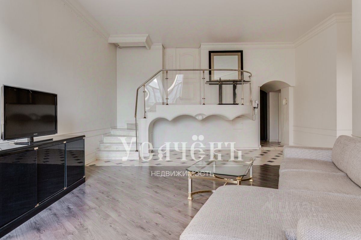 Аренда 3-комн квартиры на вторичном рынке Страстной бульвар, 4