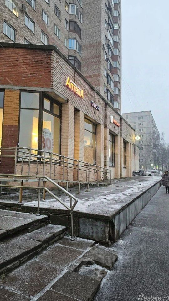 Аренда торгового помещения Просвещения пр-кт,  д. 76 к1