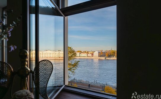 Продажа 5-комн квартиры на вторичном рынке Адмиралтейская набережная,  д. 10