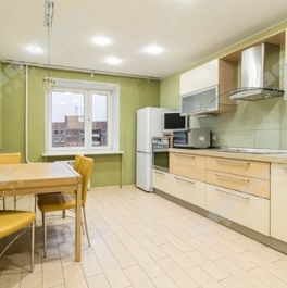 Продажа 4-комн квартиры на вторичном рынке Долгоозёрная улица