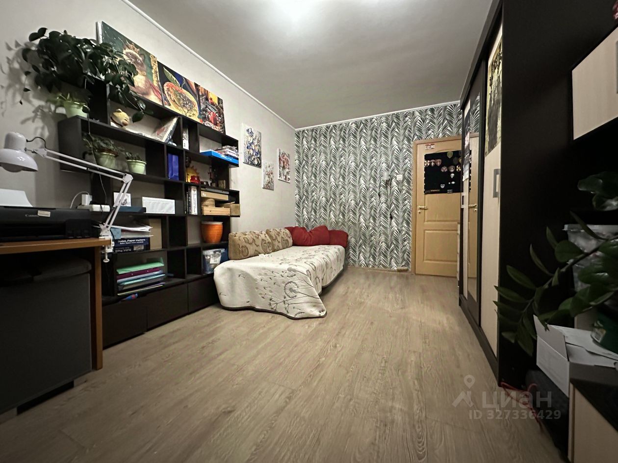 Продажа 4-комн квартиры на вторичном рынке Будапештская улица, 14К1