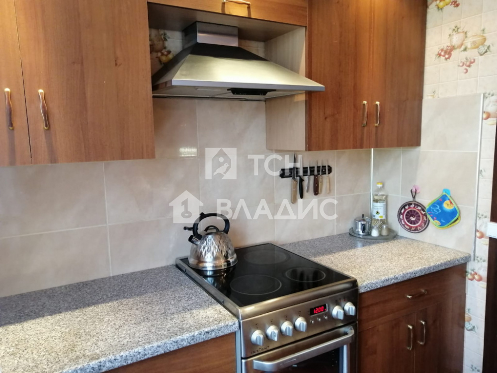 3-комн квартира Староватутинский проезд, 11