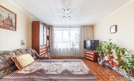 Продажа 1-комн квартиры на вторичном рынке улица Пинегина,  д. 23