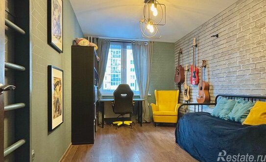 Продажа 3-комн квартиры на вторичном рынке улица Оптиков