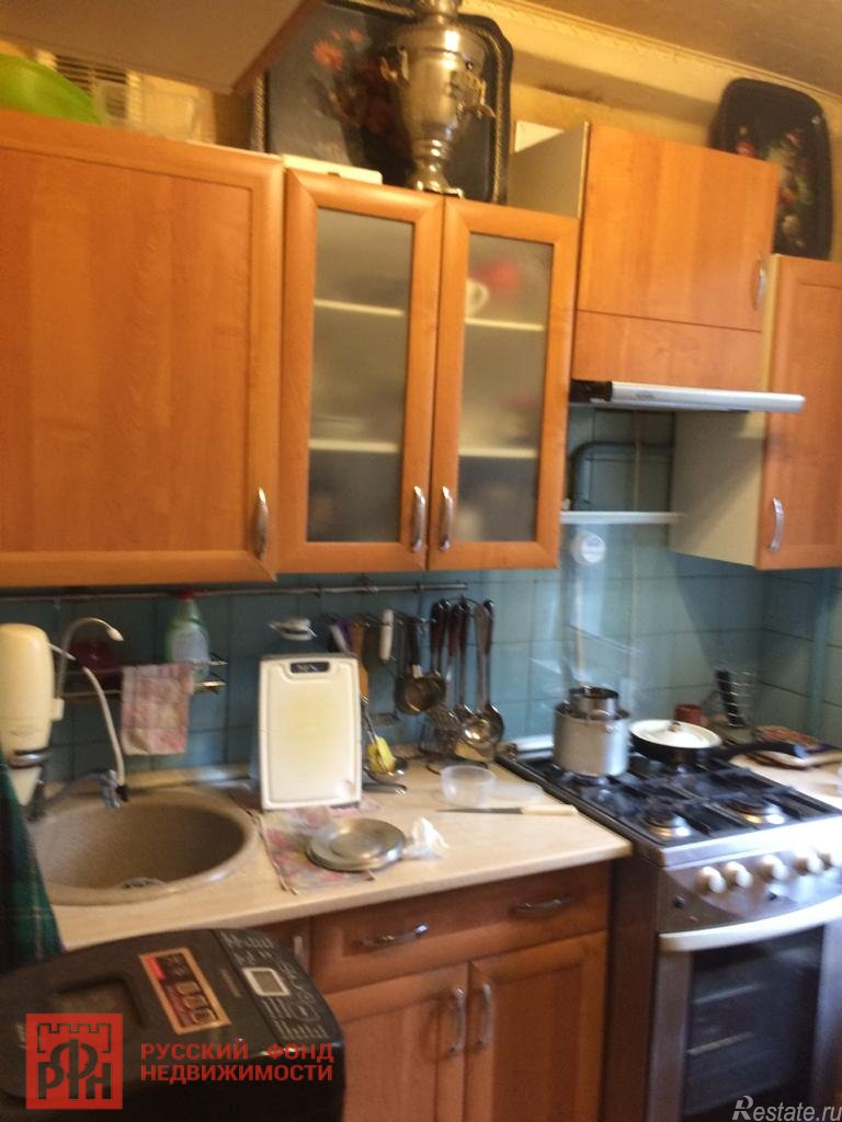 Продажа 4-комн квартиры на вторичном рынке Червонного Казачества ул. ,  д. 28
