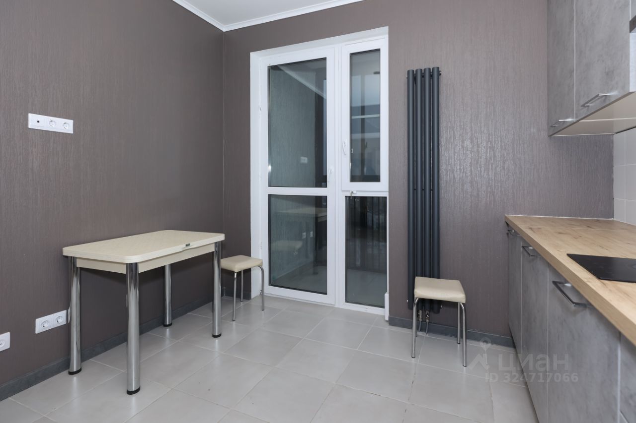 Продажа 2-комн квартиры на вторичном рынке Симферопольский проезд, 7