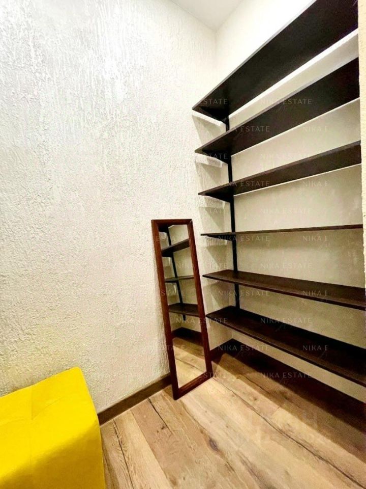 Продажа 2-комн квартиры на вторичном рынке улица Бурденко, 11АС2