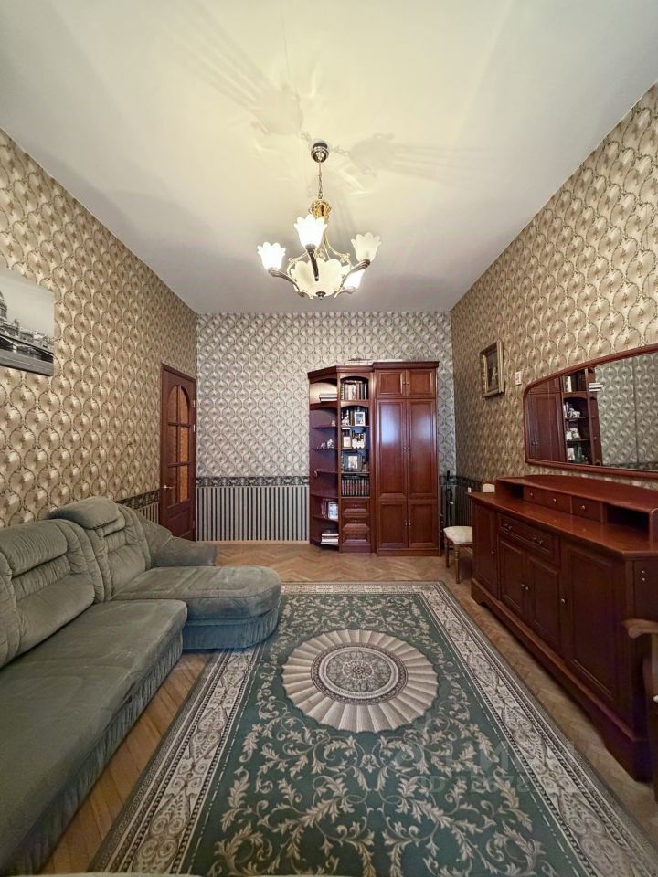Продажа 3-комн квартиры на вторичном рынке улица Моисеенко, 15-17