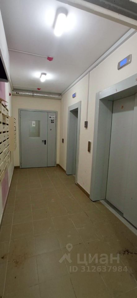 Продажа 1-комн квартиры на вторичном рынке д. Островцы, улица Летчика Волчкова, 1