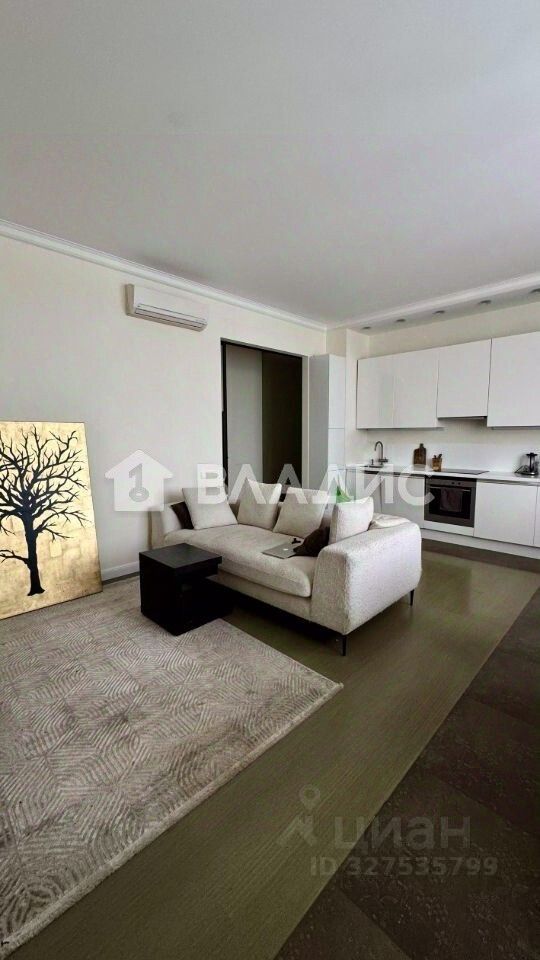 Продажа 3-комн квартиры на вторичном рынке Нежинская улица, 8К1