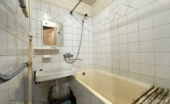 Продажа 1-комн квартиры на вторичном рынке улица Новосёлов,  д. 5