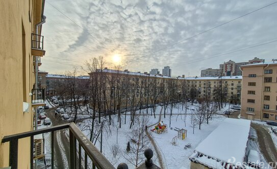 Продажа 2-комн квартиры на вторичном рынке Московский пр-кт,  д. 151а