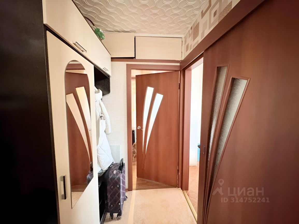 Продажа 3-комн квартиры на вторичном рынке Дунайский проспект, 35К1