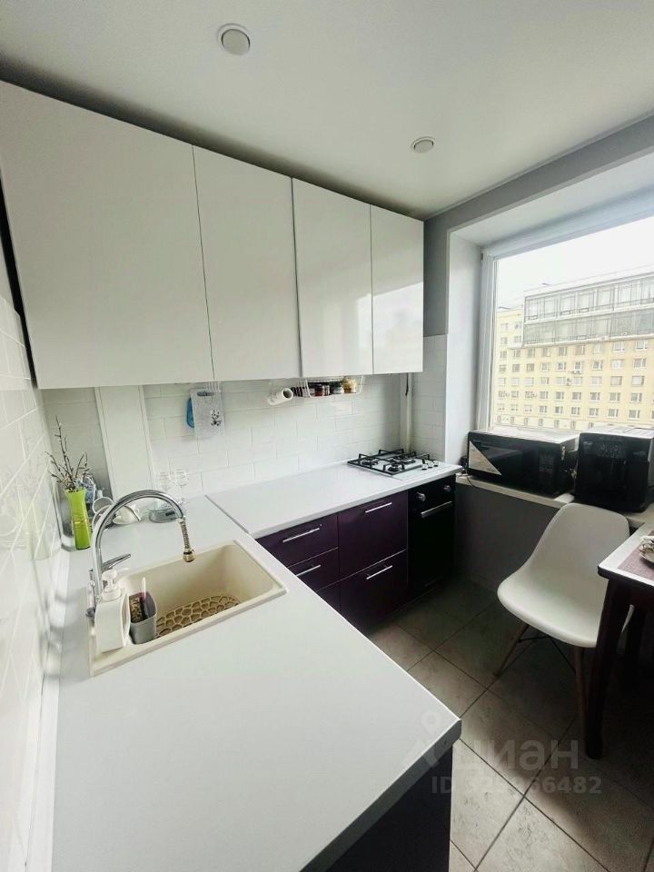 Продажа 3-комн квартиры на вторичном рынке Московский проспект, 205