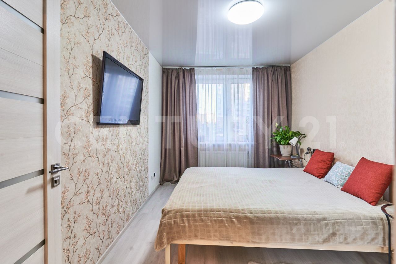 Продажа 3-комн квартиры на вторичном рынке пос. Новогорелово, улица Современников, 7