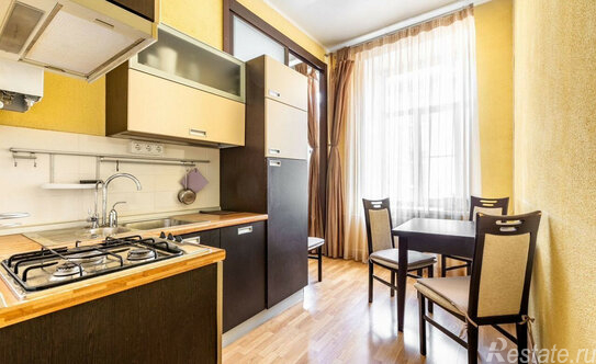 Продажа 1-комн квартиры на вторичном рынке Морская М. ул,  д. 7