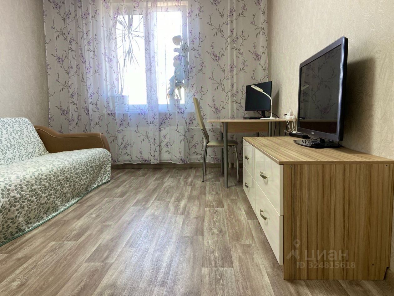 Продажа 3-комн квартиры на вторичном рынке Мурино, проспект Авиаторов Балтики, 19