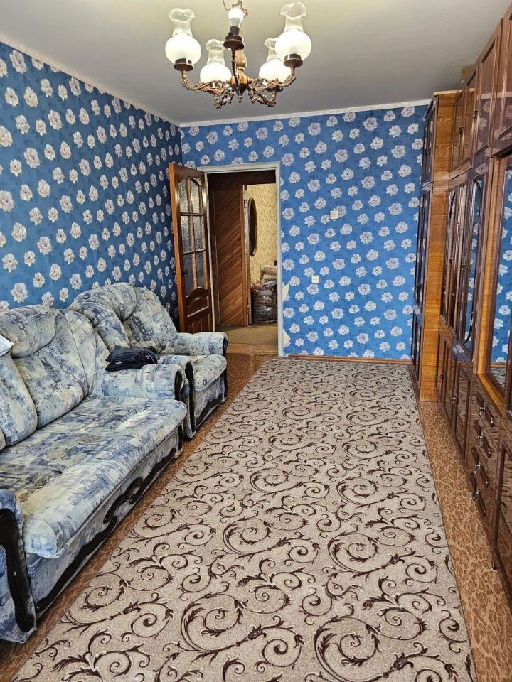 Продажа 2-комн квартиры на вторичном рынке Луга, улица Миккели, 11