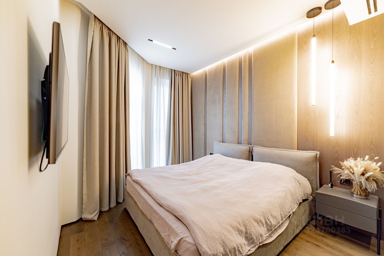 Продажа 4-комн квартиры на вторичном рынке Нежинская улица, 3А