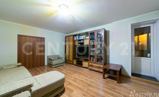 Продажа 2-комн квартиры на вторичном рынке Новаторов б-р