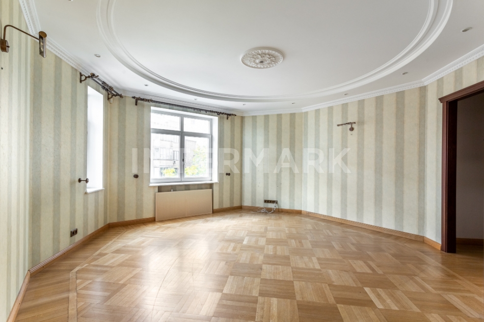 Продажа 4-комн квартиры на вторичном рынке Оболенский пер., 9 корп. 8