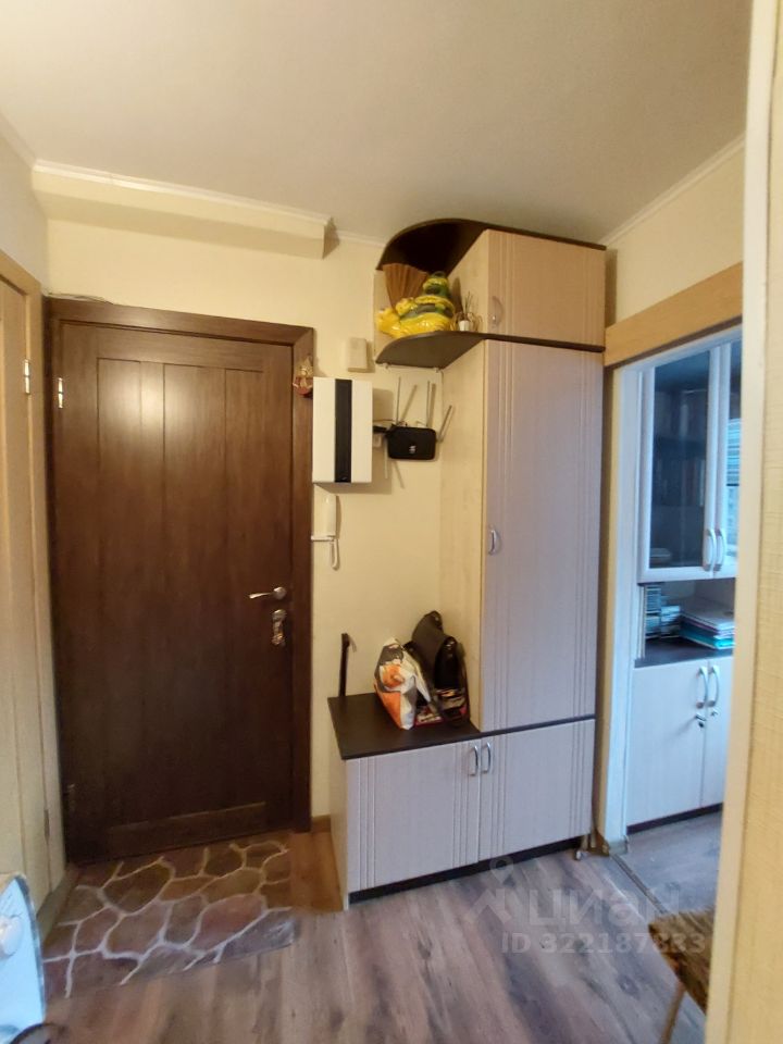 Продажа 3-комн квартиры на вторичном рынке улица Тамбасова, 27К1