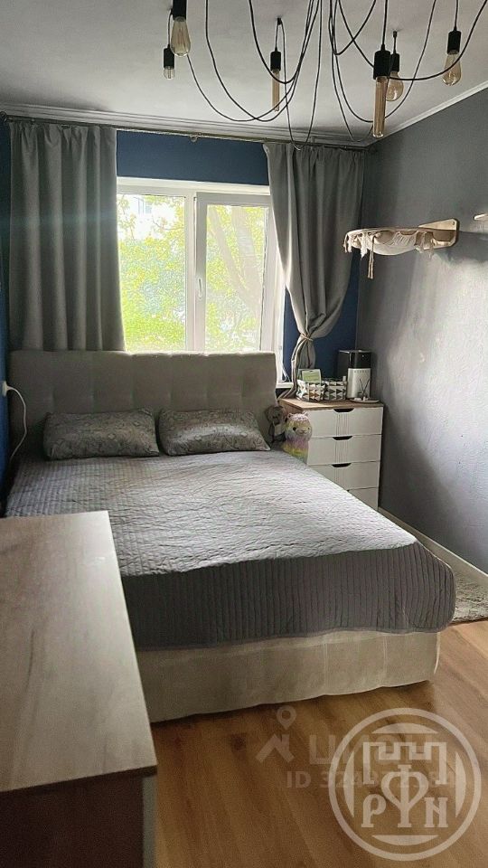 Продажа 3-комн квартиры на вторичном рынке Красное Село, улица Юных пионеров, 16