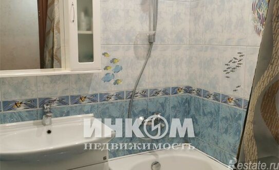 Аренда 3-комн квартиры на вторичном рынке улица Стасовой,  д. 4